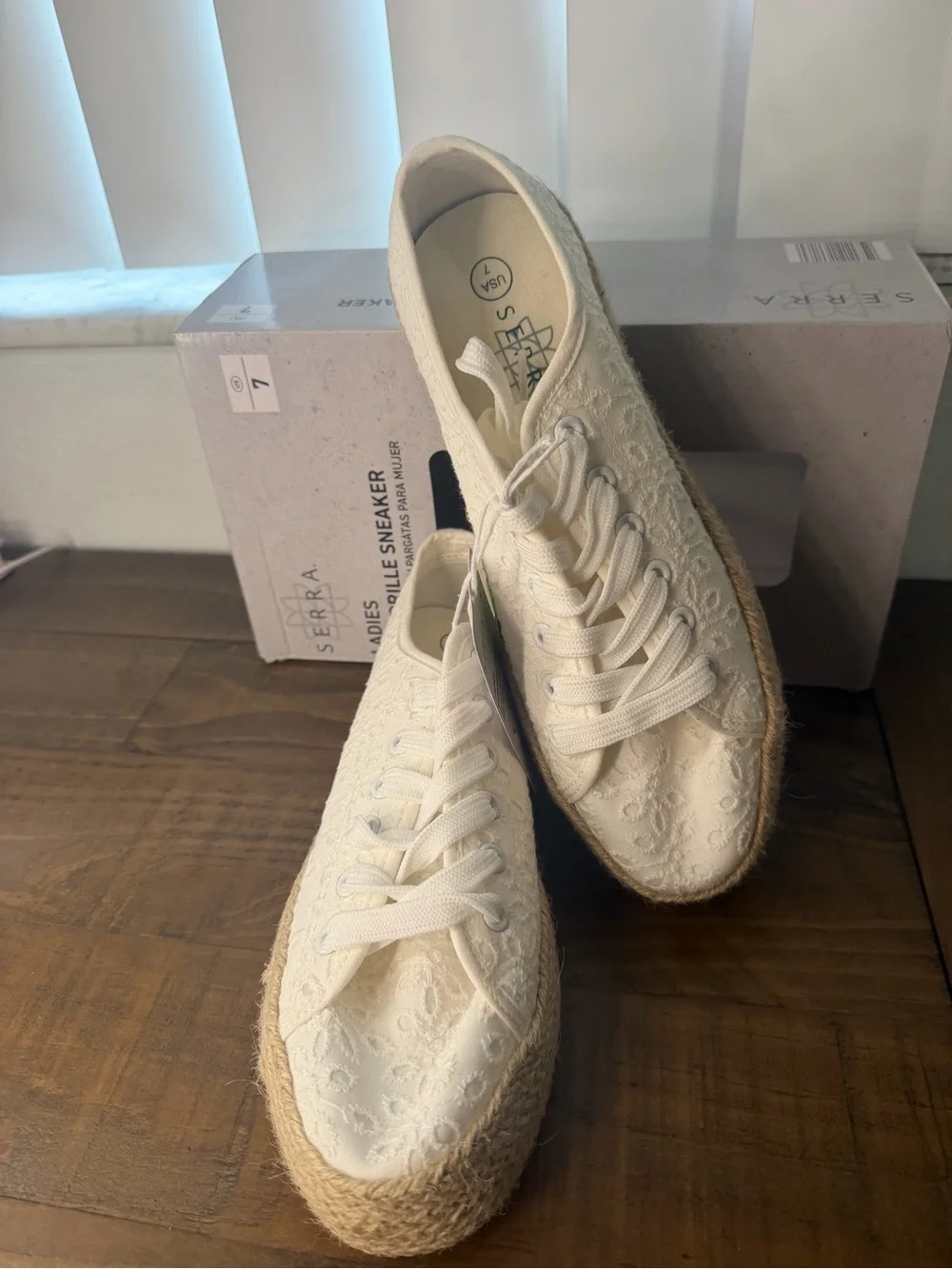 Serra white embroidered espadrille sneakers women’s size 7 new sneakers